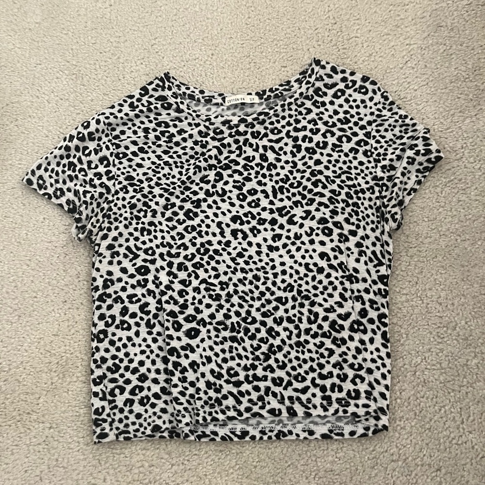 cotton on size small baby tee